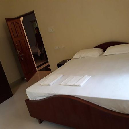 Agnelo'S Holiday Homes Candolim Exterior photo